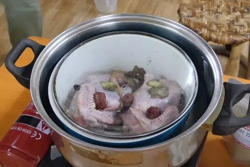 Hướng dẫn cách làm Gà Tần Tam Thất ngon đúng điệu Hướng dẫn cách làm Gà Tần Tam Thất ngon đúng điệu